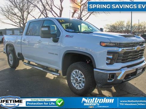 Used 2024 Chevrolet Silverado 2500 LT w/ Convenience Package image 6