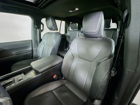 Used 2024 Lexus GX 550 w/ Accessory Package (2T) image 19