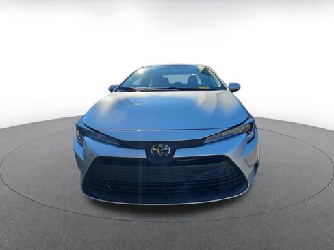 Used 2025 Toyota Corolla LE image 3