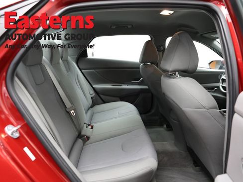 Used 2023 Hyundai Elantra SE w/ Cargo Package FWD image 23
