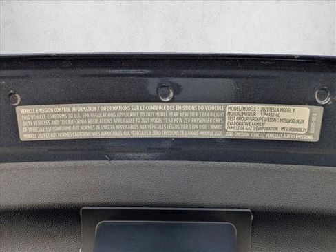 Used 2021 Tesla Model Y Performance image 24
