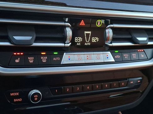 Used 2023 BMW X4 xDrive30i w/ Premium Package image 13