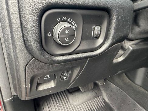 Used 2021 RAM 1500 Big Horn AWD/4WD image 34