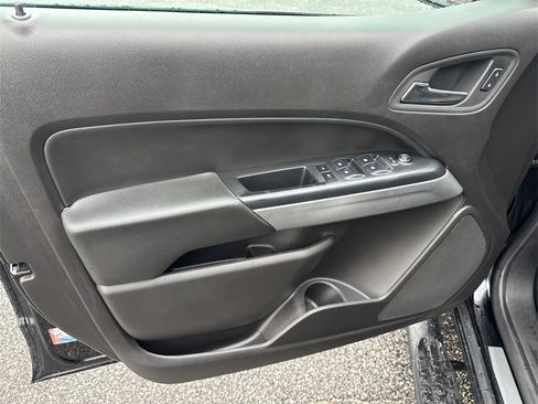 Used 2016 Chevrolet Colorado LT w/ Midnight Edition image 10