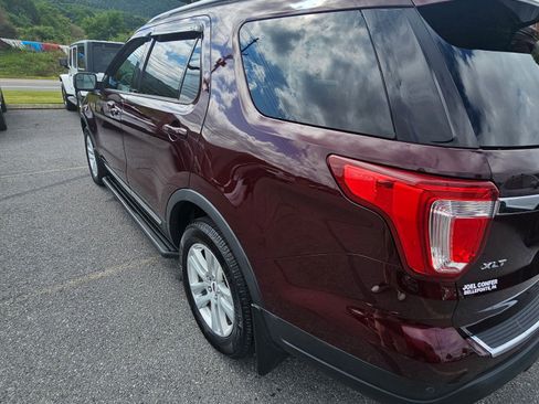 Used 2018 Ford Explorer XLT w/ Equipment Group 202A image 4