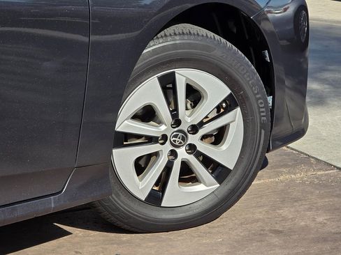 Used 2017 Toyota Prius Two image 14