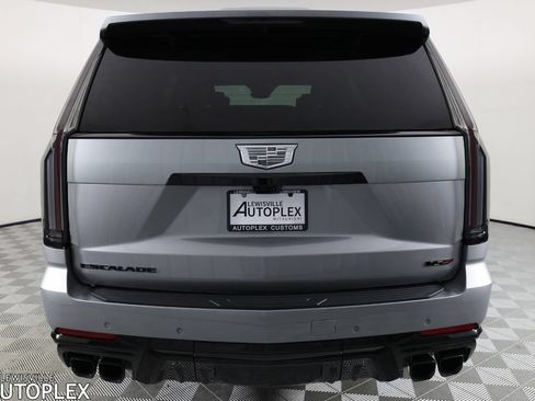Used 2026 Cadillac Escalade ESV V w/ LPO, ONYX Package AWD/4WD image 6