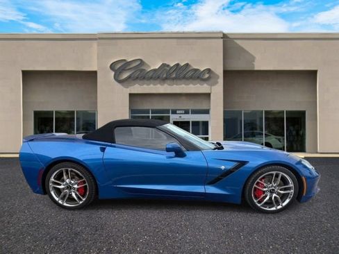 Used 2014 Chevrolet Corvette Stingray Convertible w/ 3LT Preferred Equipment Group RWD image 2