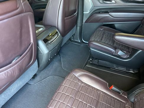 Used 2021 Cadillac Escalade Sport Platinum AWD/4WD image 13