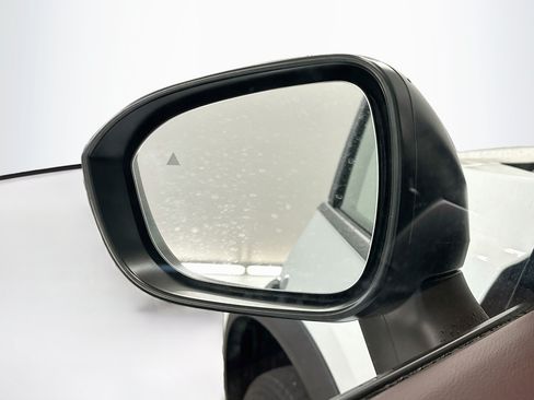 Used 2023 Nissan Rogue S AWD/4WD image 16