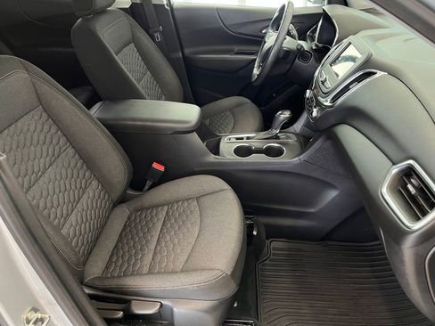 Used 2019 Chevrolet Equinox LT w/ Driver Convenience Package image 32