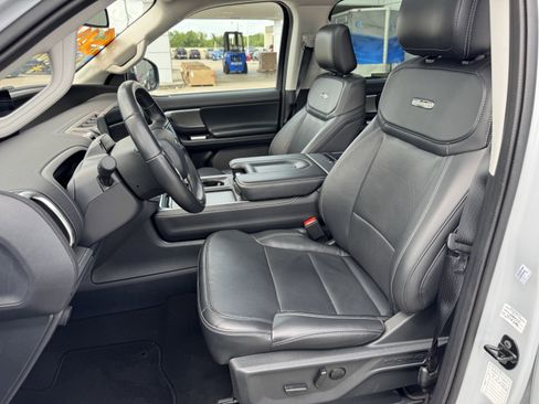 Used 2025 Ford Expedition Platinum AWD/4WD image 29