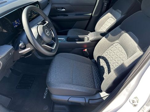Used 2026 Nissan Kicks SV image 9