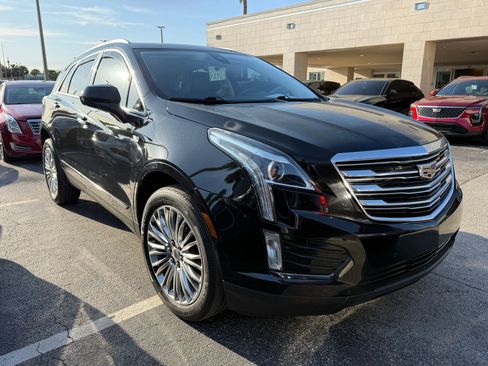 Used 2018 Cadillac XT5 Luxury w/ Driver Awareness Package image 4
