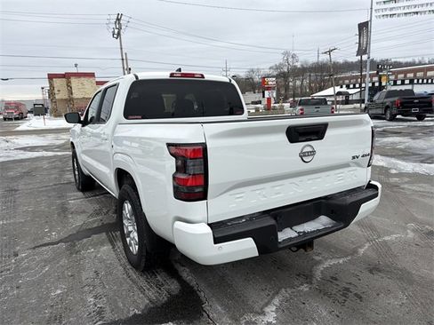 Used 2022 Nissan Frontier SV w/ Technology Package image 5