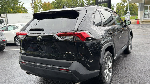 Used 2022 Toyota RAV4 XLE Premium FWD image 5