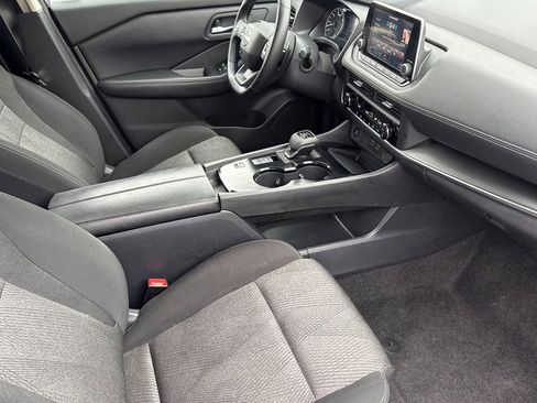 Used 2025 Nissan Rogue SV image 23