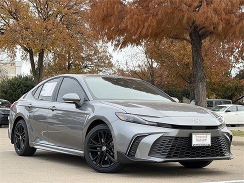 New 2026 Toyota Camry SE image 2