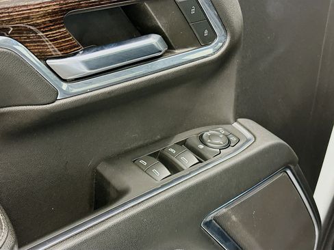Used 2024 GMC Sierra 1500 Elevation image 15