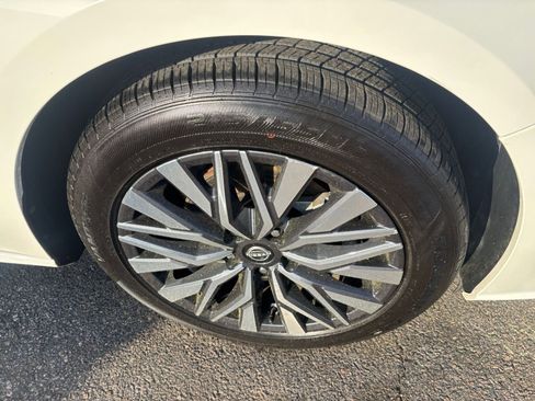 Used 2025 Nissan Altima 2.5 SV image 31