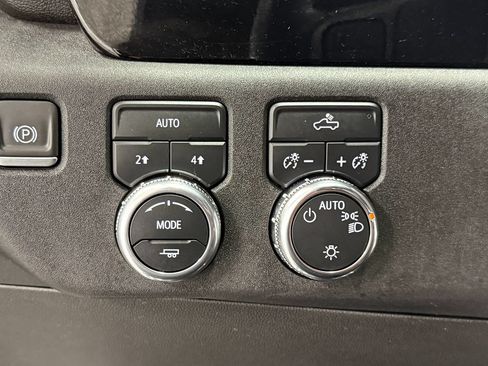 Used 2023 GMC Sierra 1500 SLE AWD/4WD image 19