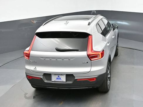 Used 2024 Volvo XC40 B5 Plus AWD/4WD image 21