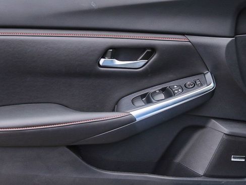 New 2025 Nissan Sentra SR w/ SR Premium Package FWD image 19