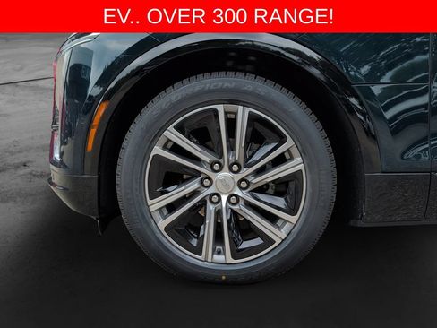 Used 2024 Cadillac Lyriq Luxury AWD/4WD image 9