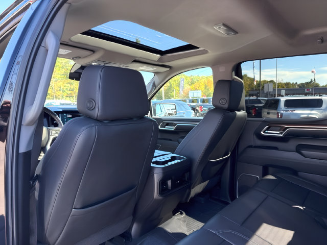 Used 2024 Chevrolet Silverado 1500 LT Trail Boss w/ LT Trail Boss Premium Package AWD/4WD image 21