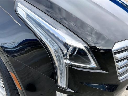 Used 2018 Cadillac XT5 FWD image 28