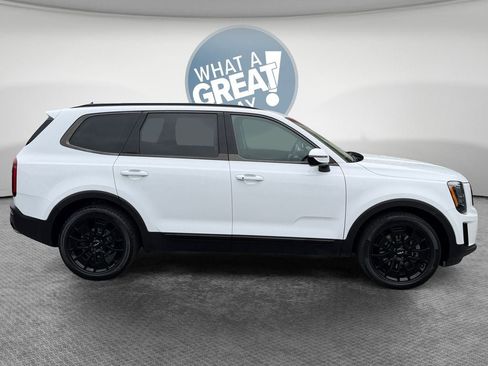 Used 2022 Kia Telluride SX w/ SX Prestige Package AWD/4WD image 2