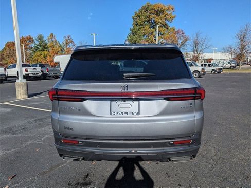 Used 2025 Buick Enclave Preferred image 7