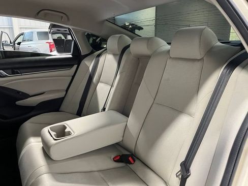 Used 2018 Honda Accord LX image 17