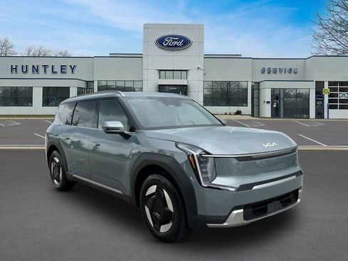 Used 2024 Kia EV9 Wind AWD/4WD image 2