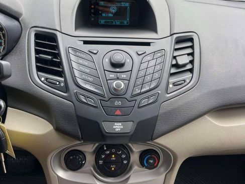 Used 2014 Ford Fiesta SE FWD image 6