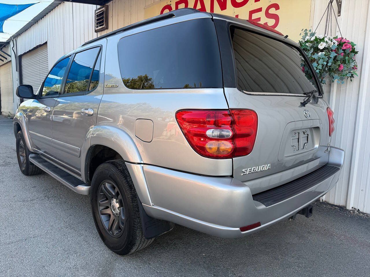 Used 2003 Toyota Sequoia Limited RWD image 10