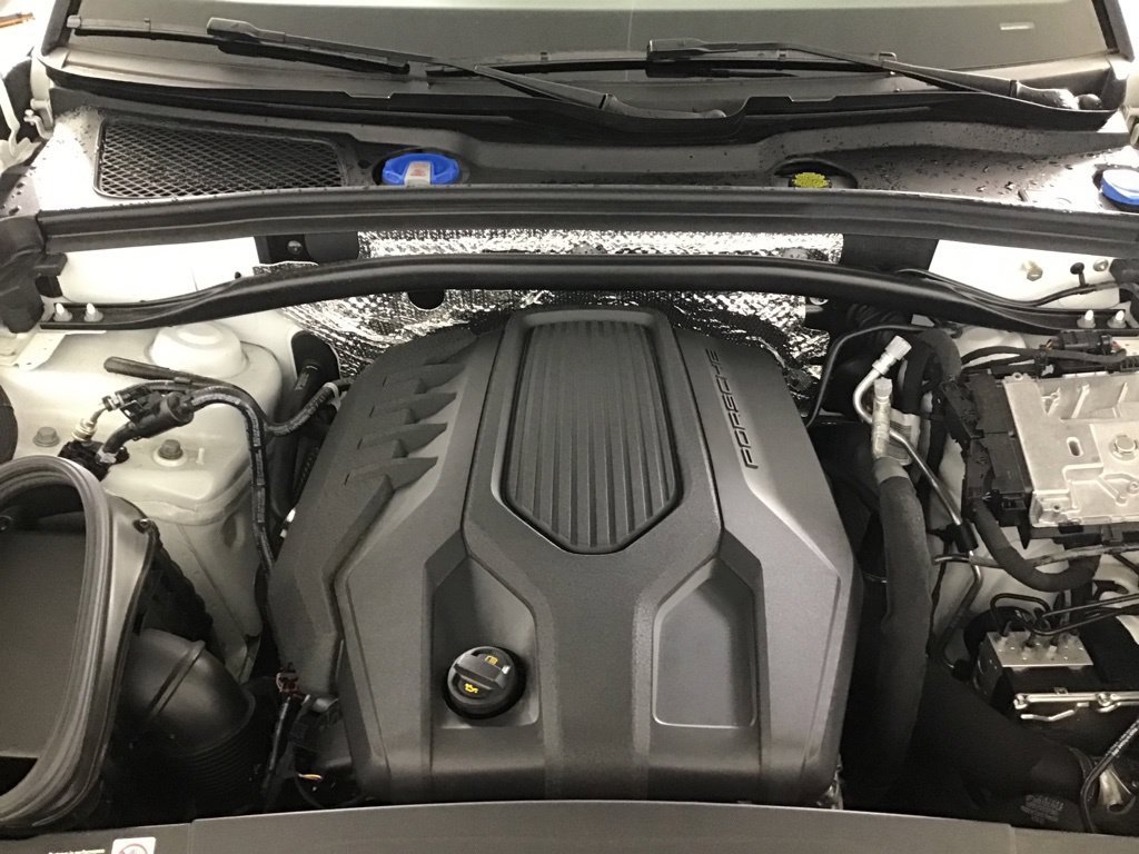 Certified 2026 Porsche Macan AWD/4WD image 17