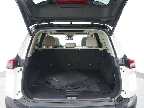Used 2023 Nissan Rogue SL AWD/4WD image 16