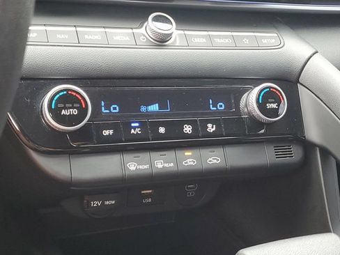 Certified 2024 Hyundai Elantra SEL FWD image 28