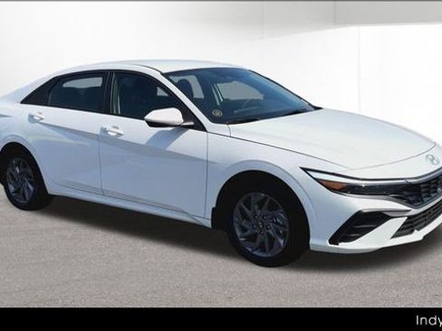 Used 2025 Hyundai Elantra Hybrid FWD image 89