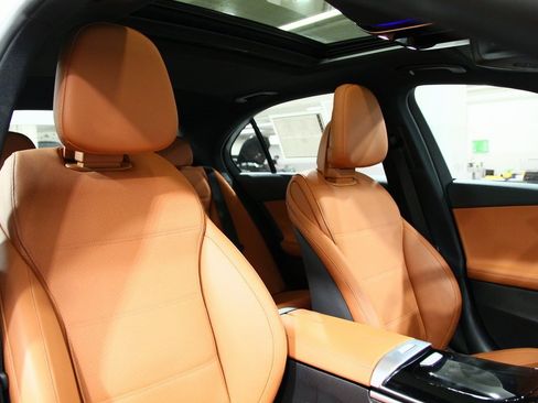 Used 2025 Mercedes-Benz C 300 4MATIC Sedan image 23