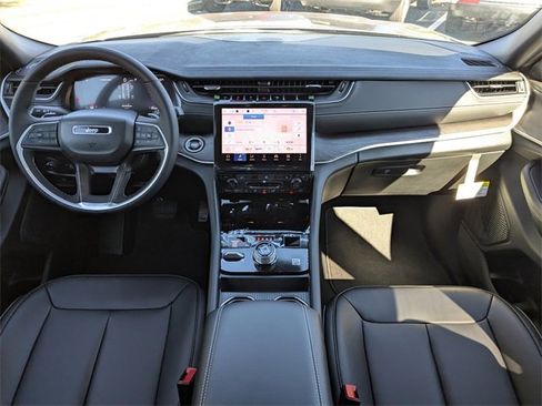 New 2025 Jeep Grand Cherokee Limited image 15