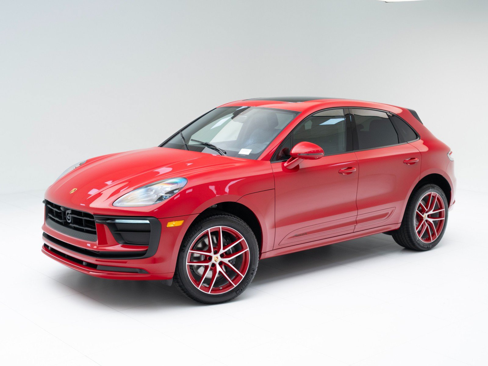 Certified 2026 Porsche Macan AWD/4WD image 1
