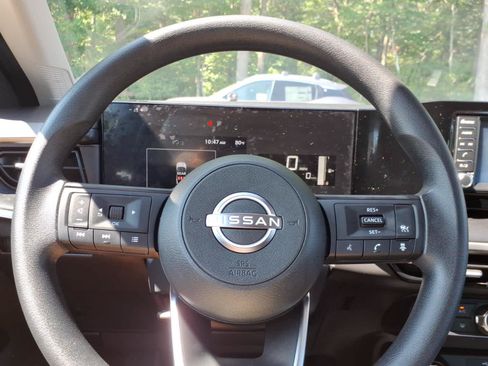 Certified 2025 Nissan Kicks S AWD/4WD image 23