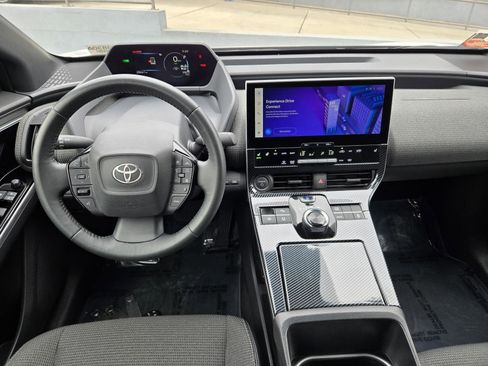Used 2024 Toyota bZ4X FWD image 6