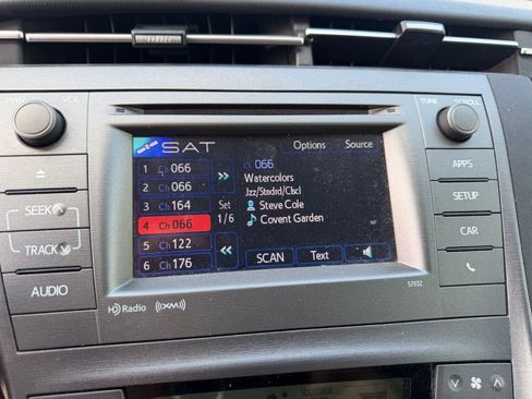 Used 2015 Toyota Prius Three w/ Solar Roof Package FWD image 11