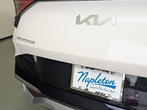 Used 2024 Kia Sportage SX FWD image 7