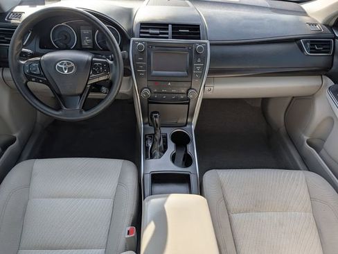 Used 2017 Toyota Camry LE FWD image 11