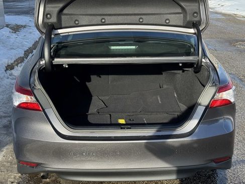 Certified 2020 Toyota Camry LE image 40