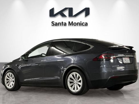 Used 2017 Tesla Model X 75D image 3